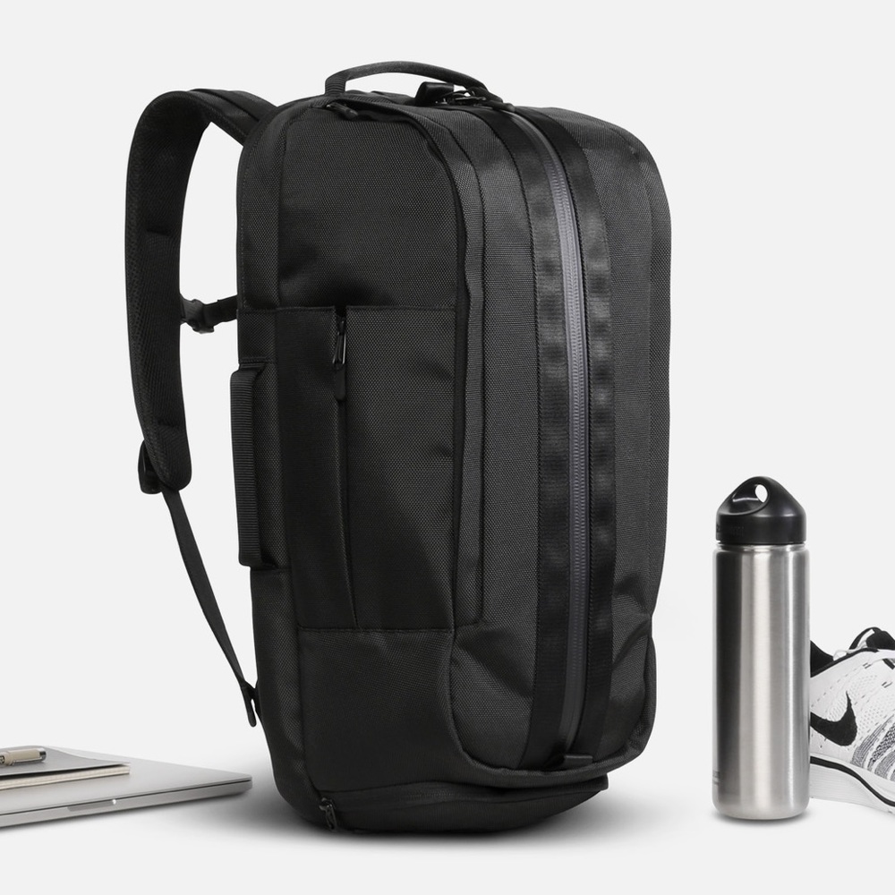 Aer Duffel Pack Backpack in Black EUC